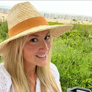 Meet your Posher, Gina